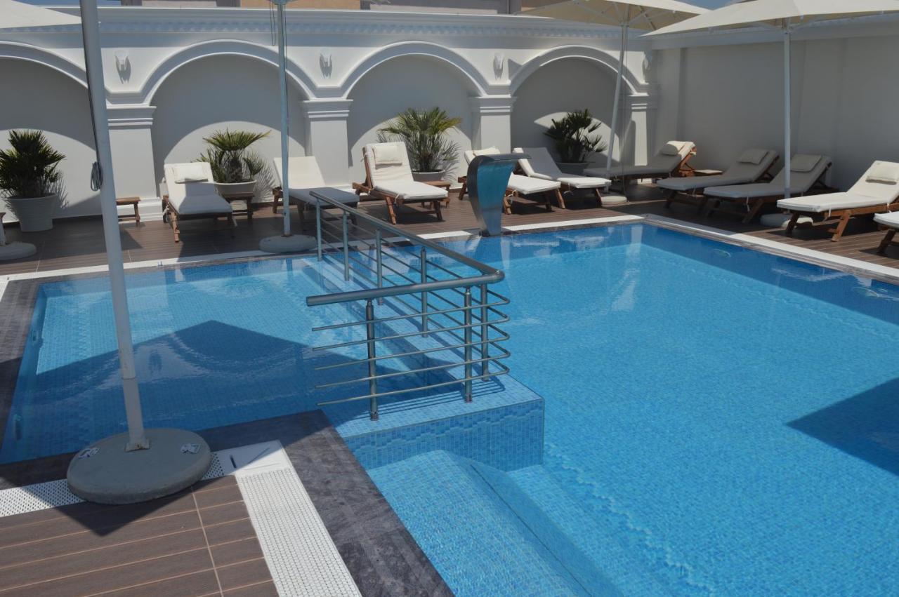 Empire Hotel
